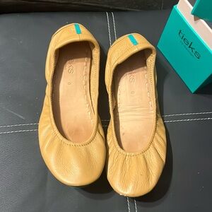 Tieks Champagne Gold teal color ballet flats foldable bendable travel size 8